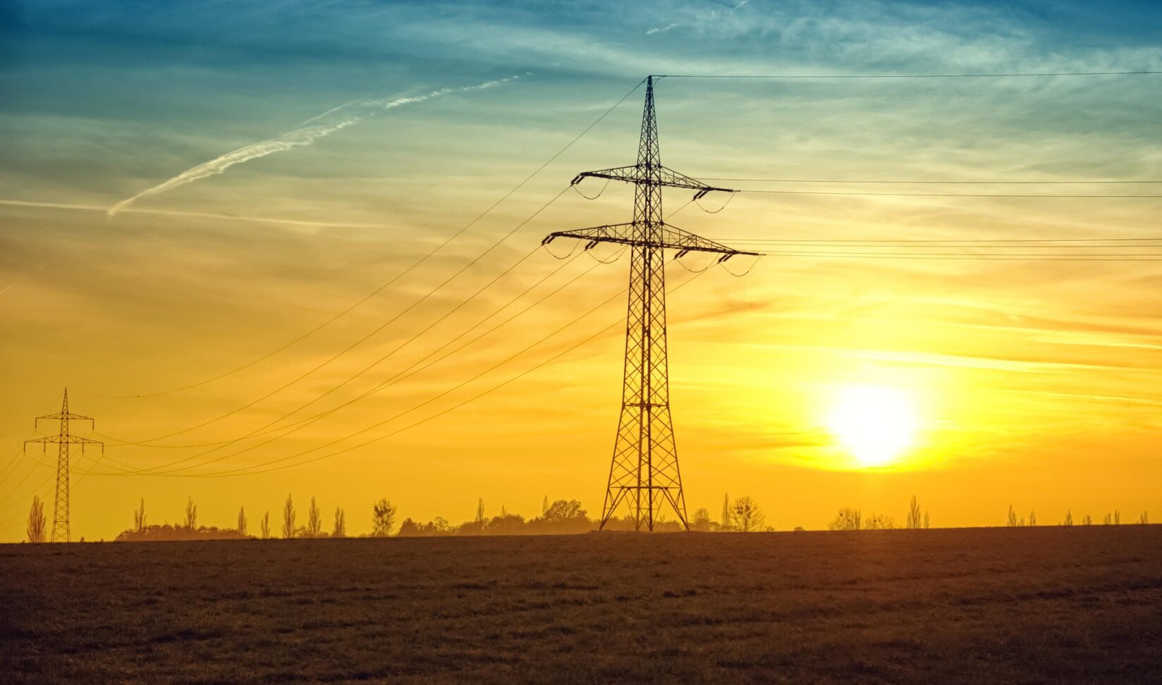nikiko-power-lines-532720_1920-aspect-ratio-1648-972